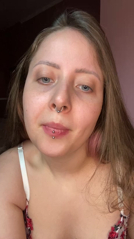 Lola_Pllik  04-05-2022